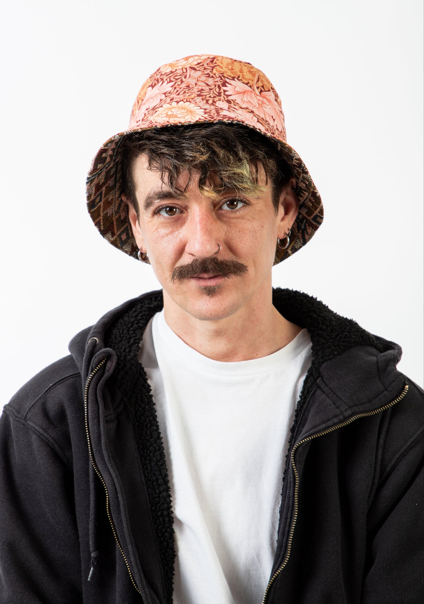 WILLIAM MORRIS BUCKET HAT